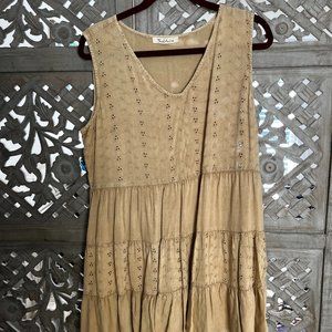 Solitaire Embroidered Ruffle hem Women’s Nude Blouse Size Large